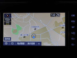 純正ナビを装備。タッチパネル式で使いやすく、お出かけもラクラクです。