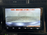 【バックモニター】後ろのカメラの映像がモニターに映し出されるので、後方の見えない死角や、障害物との距離感などもしっかり安全確認することができます!