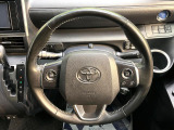 【純正革巻きステアリング】上質な革を使用することで、手にしっかり馴染みとても運転しやすいハンドルです♪