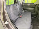 後部座席も気になるようなキズ・汚れやへたり等、大きなダメージはなく、良好な状態です。