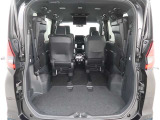 【トランクルーム】荷室の広さも十分です!シートアレンジでシートを畳めば長い荷物だって積めますね。シートアレンジの操作方法など、お気軽にご相談下さい。