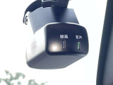 ドライブレコーダー装備です!もしもの時やあおり運転など、映像記録は証拠になるのであると安心ですね!