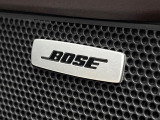【BOSEサウンドシステム】メーカーオプションの高品位サウンドシステムを搭載。専用のチューニングが施された大小様々なスピーカーから良質なサウンドが奏でられ、臨場感あふれる音響空間を演出します。