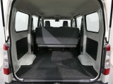 バンならではの広々としたラゲージスペースを備えています。仕事に合わせていろいろな物を積み込めます!