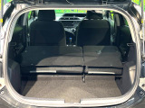 普段のお買い物や通勤、送迎等に十分な荷室スペースを確保しております。セカンドシートを倒すと、大きな荷物の積載も可能です♪