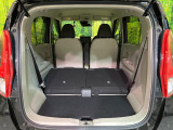 普段のお買い物や通勤、送迎等に十分な荷室スペースを確保しております。セカンドシートを倒すと、大きな荷物の積載も可能です♪