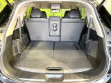 後席を格納すると、これだけの広さが!シーンに合わせたシートアレンジで、大きな荷物も積むことが出来ます♪