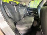 後部座席も気になるようなキズ・汚れやへたり等、大きなダメージはなく、良好な状態です。