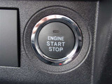 プッシュスタートです!鞄やポケットに鍵をしまったままでもエンジン始動やドアの開閉ができて便利ですよ!