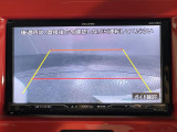 【バックモニター】後ろのカメラの映像をモニターに映し出すことができます!後方の見えない死角や、障害物との距離感をしっかり確認することができます!駐車が苦手な方におすすめです。
