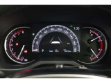 マルチインフォメーションディスプレイ付きのメーターです!エコ運転へ導く多彩な情報を表示してくれます。