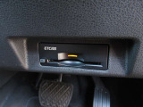 『ETC2.0』を装着しています♪♪ 有料道路での料金所の手間を省いて運転に集中できます♪♪ 車から離れる時はカードの抜き取りをお忘れなく♪♪