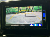 【バックカメラ】駐車時に後方がリアルタイム映像で確認できます。大型商業施設や立体駐車場での駐車時や、夜間のバック時に大活躍!運転スキルに関わらず、今や必須となった装備のひとつです!
