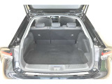 広々としたラゲージスペースを備えています。大きなものや長さのある荷物もしっかりと積み込めます。