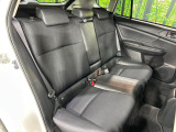 後部座席も気になるようなキズ・汚れやへたり等、大きなダメージはなく、良好な状態です。