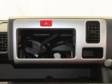 オーディオ取り付けスペースあります。 お好きなナビやオーディオを取り付け出来ます。