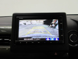 バックカメラの画像です。ガイドラインがスムースな車庫入れをサポートいたします!車庫入れの安心感がアップしますね☆