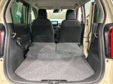 リアシートを倒すと、ラゲッジスペースを広くお使いいただけます!