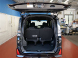 ラゲッジスペースは、日常において充分な広さを確保☆開口部も広く、積み下ろしもラクラクです♪♪