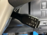 【クルーズコントロール】高速道路もラクラク走行。アクセルを離しても一定速度で走行ができ、長距離運転時の負担を軽減!加速・減速も簡単なスイッチ操作で調整できます。