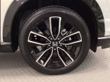 足元が引き立つアルミホイールです。車全体のイメージがアップします。