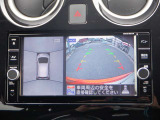 アラウンドビュ-モニタ-はクルマの真上から見ているかのような映像によって、周囲の状況を知ることで、駐車を容易に行うための支援技術です。