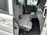 後部座席もゆったりと座れます!
