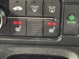 フロント両席にはシートヒーターが付いています!寒い日に便利な装備ですね。