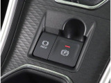 電動パーキングブレーキがついたので、追従クルーズコントロール使用時に停止保持が可能になりました。ヒルホールド機能も付いたので上り坂で停止した場合に自動でパーキングブレーキが掛けられます。