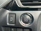 ボタン一つでエンジンスタート!!【アイドリングストップ】信号待ちや一時停止時に、エンジンのアイドリングを自動的にストップして、燃費の向上に貢献します!