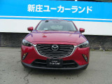 伝統の縦グリルが、凛とした表情と存在感を演出します。The traditional vertical grille creates a dignified presence.
