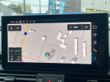 ●純正ナビ:一体感のあるナビは、高級感ある車内を演出してくれます。オーディオ機能も充実しておりますので、運転もより楽しめます♪