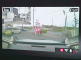 運転状況を映像と音で記録し、ドライブの思い出残しやドライバーの運転チェックができる、便利なドライブレコーダーを装備!あおり運転対策に役立つ後方撮影付きで、安心です♪ナビ画面に映し出すので、便利です!