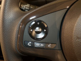 【ステアリングリモコン】ステアリングにオーディオ調節可能なスイッチが装備されていますので運転中でも視線をそらさずにオーディオの調節が可能です!