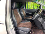 運転席シート廻りは使用感も少なく、良好な状態となっています。丁寧に使われていたことがよくわかりますね。