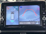 【アラウンドビューモニター】車を上から見下ろしているかのような映像で周囲の状況がひと目で確認、狭い駐車場に駐車するときも安心です♪