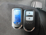スマートキー付!キーを取り出さなくてもドアロックの施錠・開錠、エンジンの始動が出来ます!雨の日や荷物の多い日にとても便利ですね♪