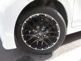 純正15インチアルミホイール装備!
