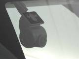 万が一のトラブルのときにも役に立つドライブレコーダーを装備しています。側面衝突や幅寄せ・割り込み対策に!