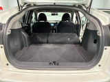 リアシートを倒すと、ラゲッジスペースを広くお使いいただけます!
