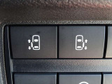 【両側電動スライドドアスイッチ】スマートキーや運転席のスイッチでスライドドアの開閉が可能♪電動なので力を入れてドアを開ける必要が無く小さいお子様でも、重い荷物を持っている時でもラクに開け閉めできます