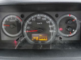 大きくて視認性の良いアナログメーターです。 走行距離 56188Km