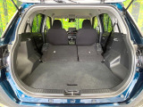 後席を格納すると、これだけの広さが!シーンに合わせたシートアレンジで、大きな荷物も積むことが出来ます♪