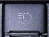 オートマチックハイビームを装備しております。