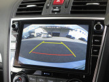 バックをするとき自動でリアの様子が映る『リアカメラ』付き!ナビ画面で確認しながらバックができますから安心ですね。でも、目視も大切ですよ!安全第一でお願いします!