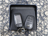 【スマートキー】キーをバッグやポケットに入れたままでもドアロックの開閉が出来るほか、エンジンキーを挿さなくてもエンジンスタートストップが出来ちゃいます!