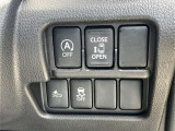 助手席側電動スライドドア装備です。基本的な安全装備もついています。