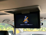 【フリップダウンモニター】大画面モニターで後席でもエンタメをお楽しみいただけます。小さなお子様にも大人気の装備です♪