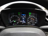 視認性が高いメーターパネルです。
