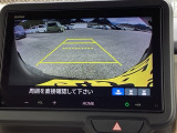 バックモニター付きで、車庫入れやバック時の後方確認をサポート。
